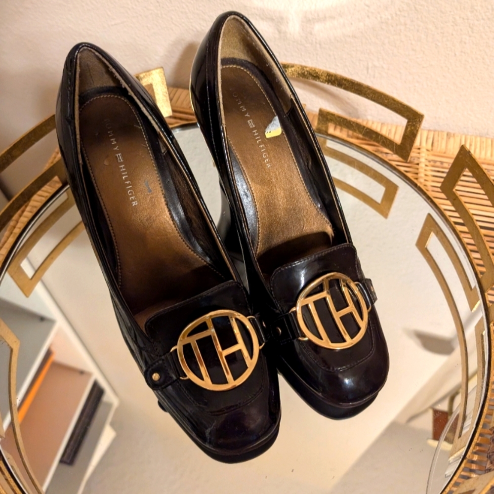 Tommy Hilfiger Womens Tiara size 9.5M chocolate brown patent leather pumps